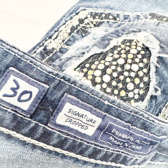 Miss Me Signature Cropped Dark Wash Denim Ripped Jeans Studded Pockets SIze 30 - Picture 7 of 10